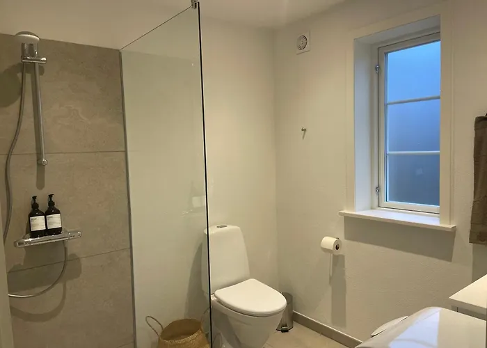 Taet Pa Torv, Total Nyrenoveret Apartmán