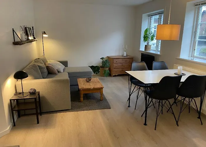 Apartmán Taet Pa Torv, Total Nyrenoveret Varde